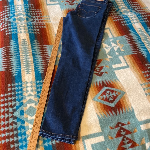 Levi’s High-rise Slimming Skinny Dark Wash Jean size 30 - Picture 5 of 6